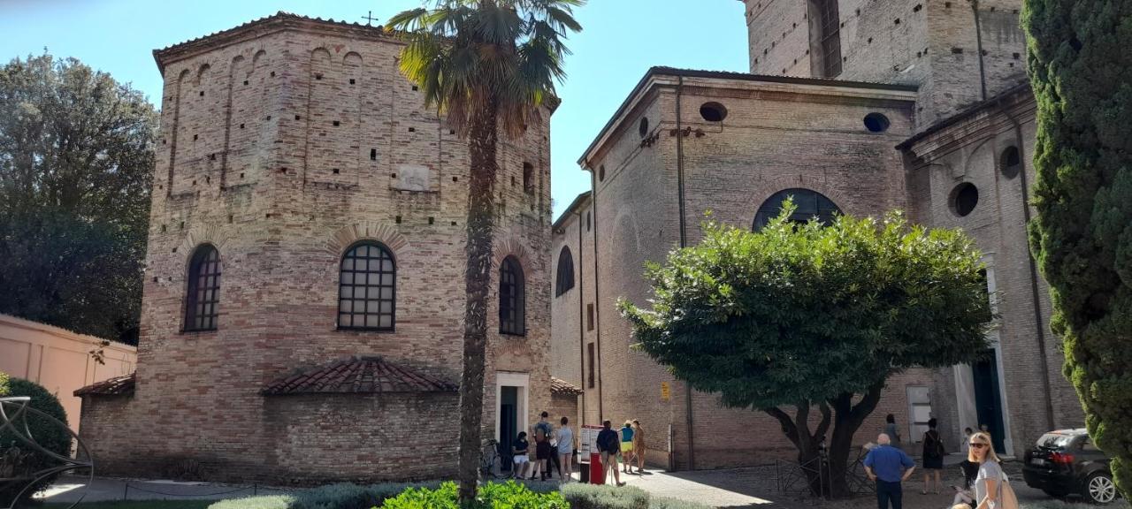 Corte Cavour. Una Mansarda Nel Cuore Della Citta Ravenna Exteriér fotografie